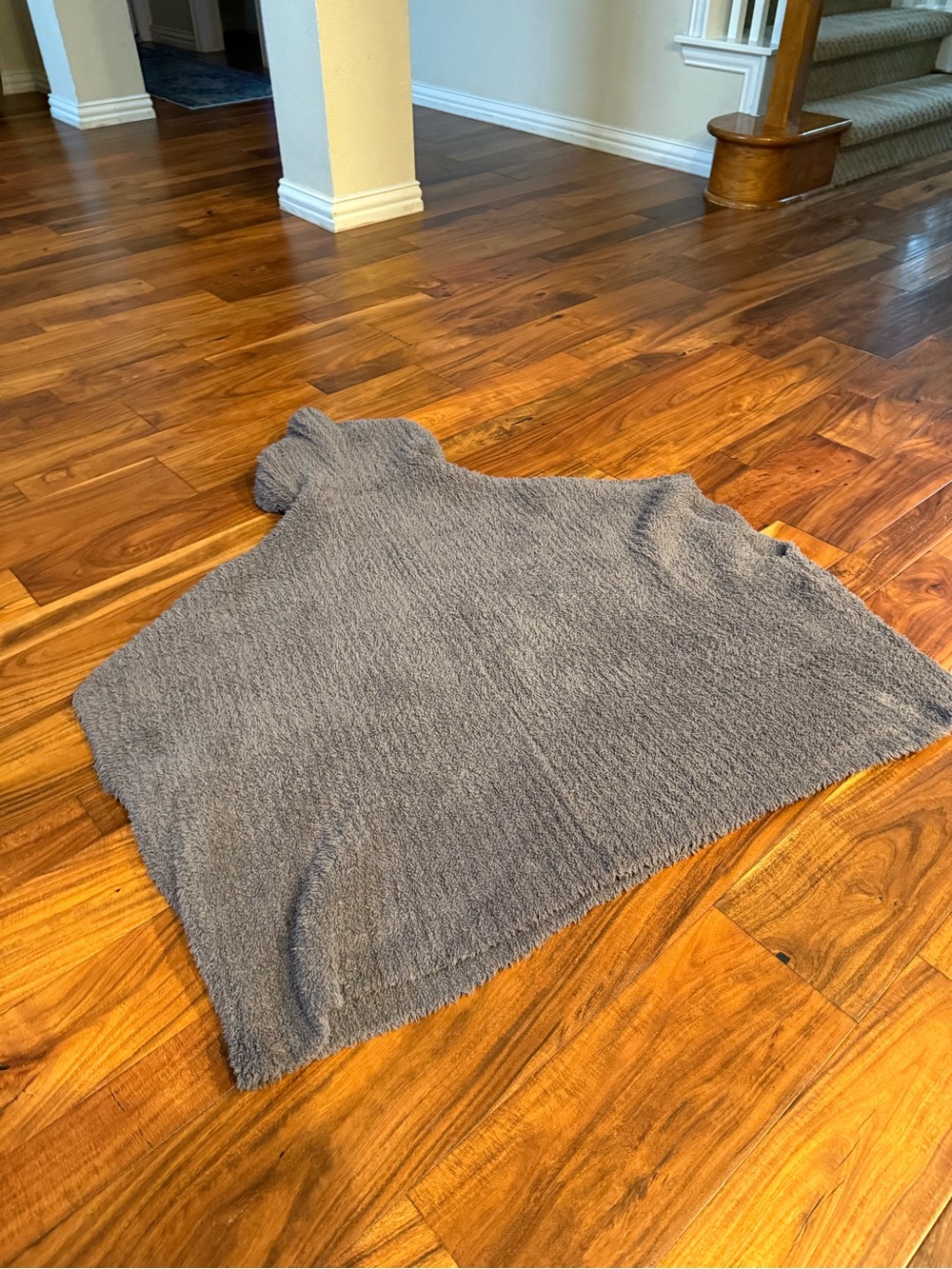 Barefoot Dreams The Cozy Hooded Poncho Beach Rock OS - Picture 5 of 7